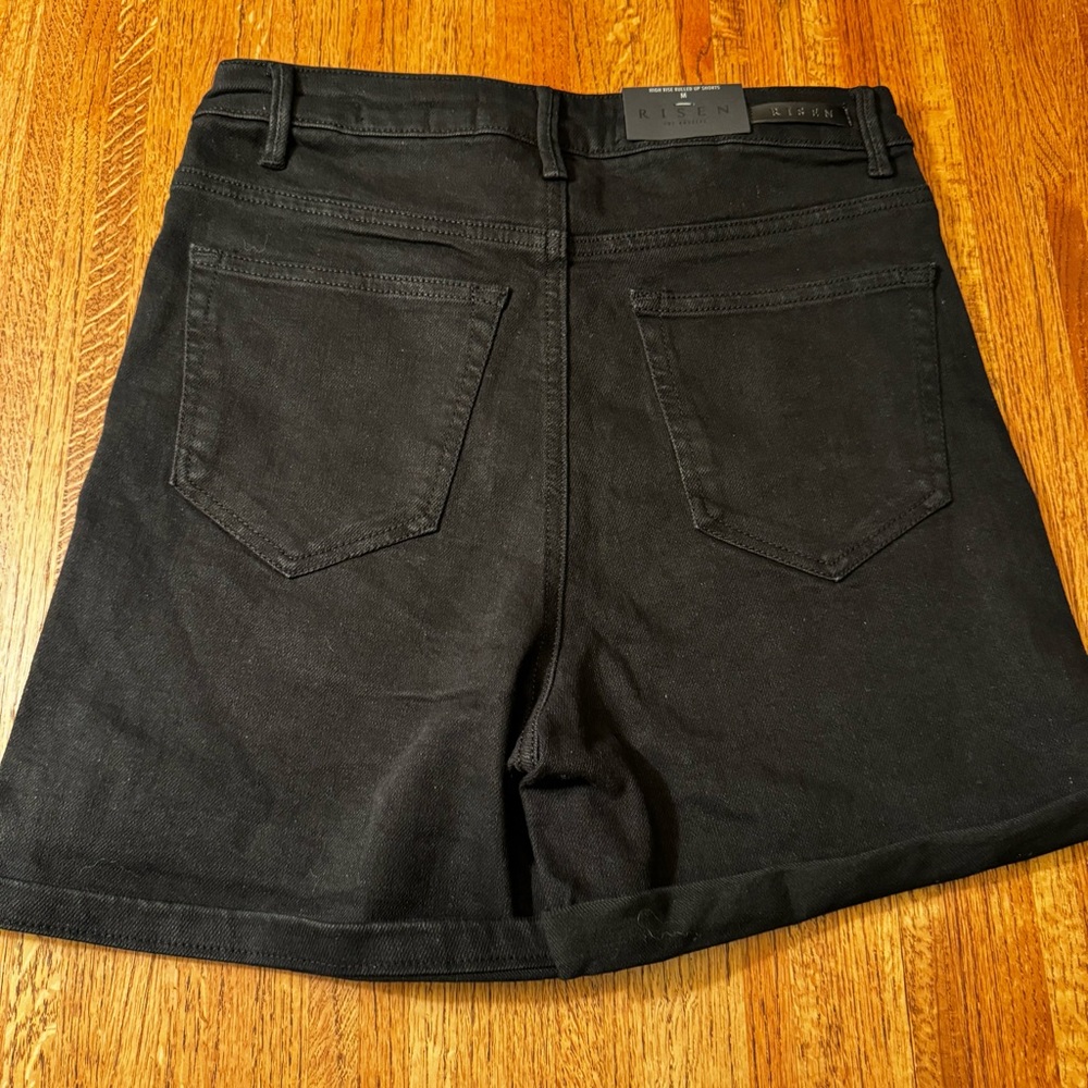 NWT Risen High Rise Rolled Up Shorts Size Medium - Picture 7 of 13